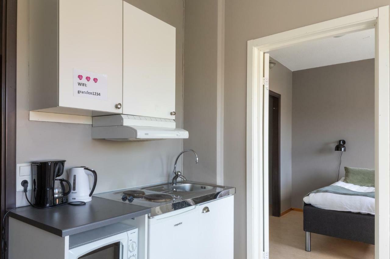 Skellefteå Hotel B&B Graenden מראה חיצוני תמונה